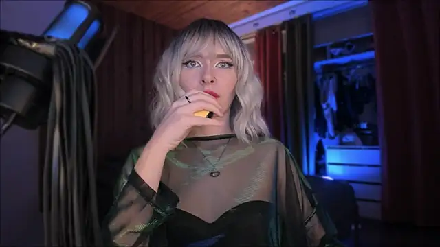 Mistress Iris online show from December 15, 10:47 pm