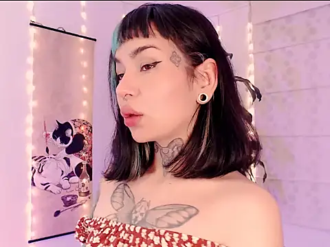 Snapshot of justmartina_ chatting on February 25, 12:53 am justmartina online show from February 25, 12:53 am