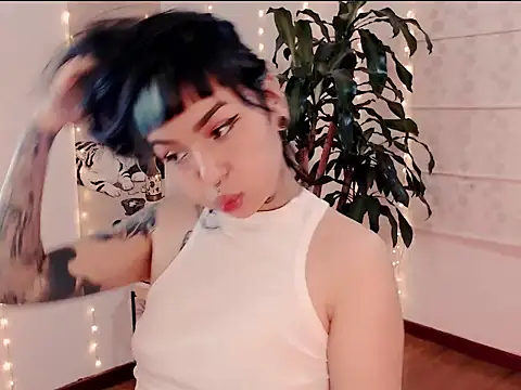 Snapshot of justmartina_ chatting on March 1, 2:13 am justmartina online show from March 1, 2:13 am