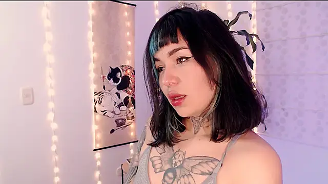 justmartina  online show from March 11, 12:38 am