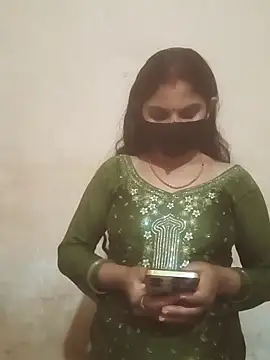 Pooja bhabhi00 online show from December 21, 6:20 am