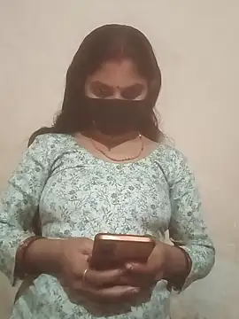 Pooja bhabhi00 online show from January 11, 3:50 pm