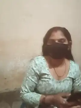 Pooja bhabhi00 online show from January 17, 3:28 pm