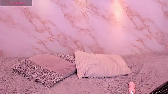 Dakota ferreti  online show from April 7, 1:06 am