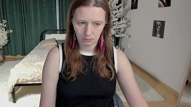 Snapshot of KathrineMeyer chatting on December 14, 2:17 am KathrineMeyer online show from December 14, 2:17 am