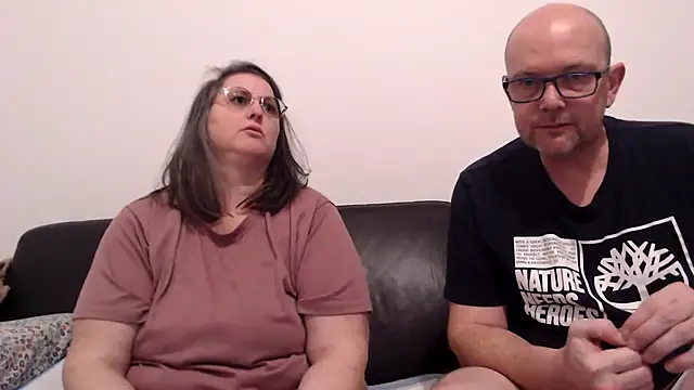 Snapshot of bea_french_curvy chatting on February 8, 9:29 pm bea french curvy online show from February 8, 9:29 pm