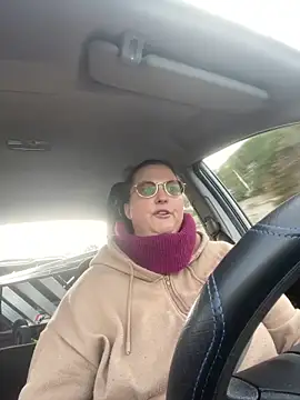 Snapshot of bea_french_curvy chatting on February 12, 12:55 pm bea french curvy online show from February 12, 12:55 pm