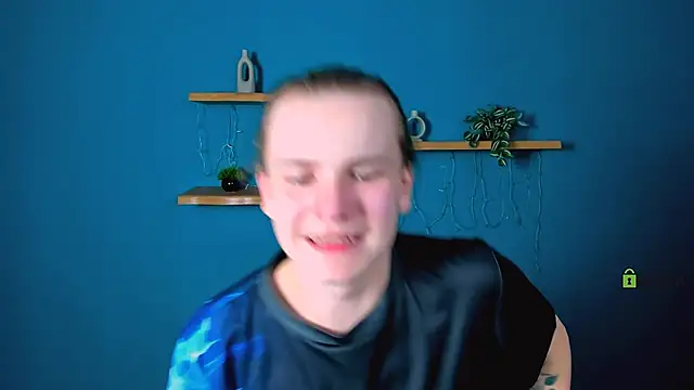 Snapshot of leo_void chatting on December 16, 8:03 pm leo void online show from December 16, 8:03 pm