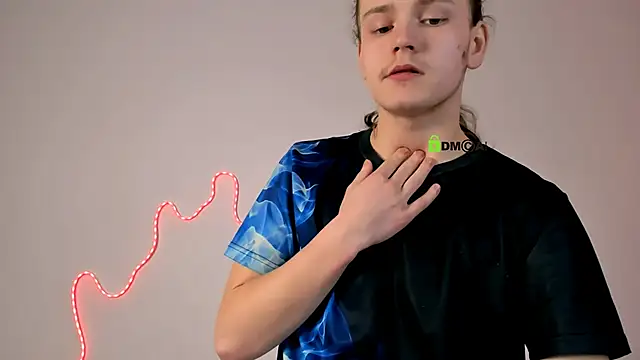 Snapshot of leo_void chatting on January 7, 9:34 am leo void online show from January 7, 9:34 am