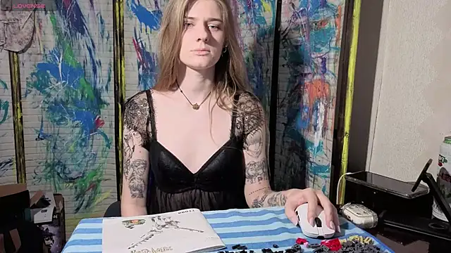 Adell Love online show from May 31, 5:09 pm