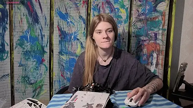 Adell Love online show from June 9, 9:10 am