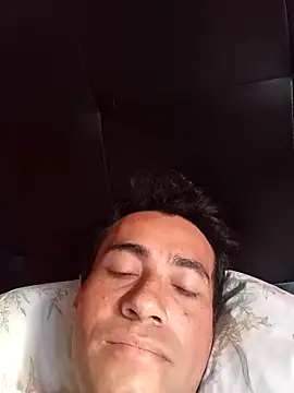 Snapshot of zeusdiosd chatting on December 18, 1:06 pm zeusdiosd online show from December 18, 1:06 pm