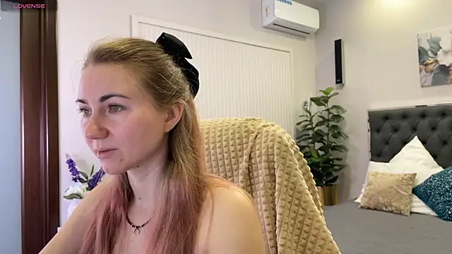 SofiAngela online show from December 5, 1:14 am