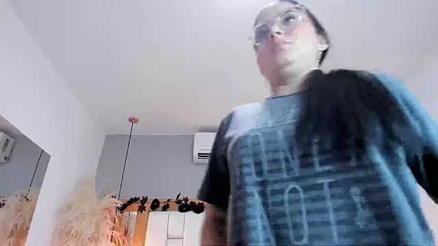 Snapshot of GabyJhons chatting on December 17, 6:03 pm GabyJhons online show from December 17, 6:03 pm