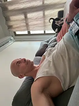 Snapshot of Russo41rj chatting on December 16, 4:12 pm Russo41rj online show from December 16, 4:12 pm