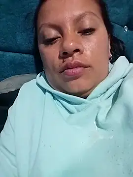 daphne-glow online show from December 19, 3:24 am