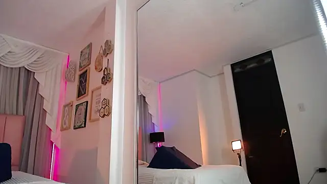 IsabelleDaza online show from February 26, 12:04 pm