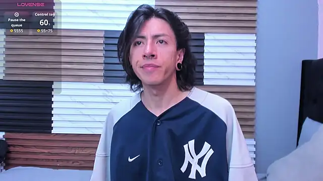 Snapshot of LiamShelby chatting on December 18, 2:39 am LiamShelby online show from December 18, 2:39 am