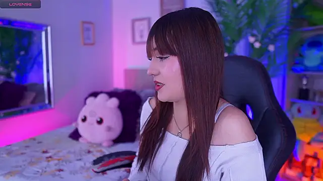 dakotaa 01 online show from March 9, 4:00 pm