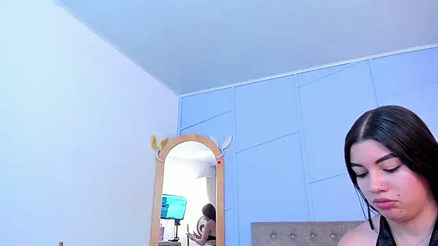 Snapshot of lourenfox chatting on December 18, 12:00 pm lourenfox online show from December 18, 12:00 pm