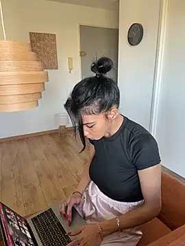 Snapshot of Soniaxxx31 chatting on February 3, 10:42 am Soniaxxx31 online show from February 3, 10:42 am