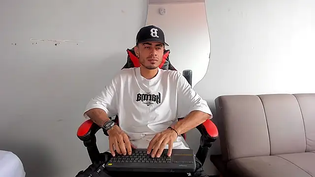 MatthewCullen online show from December 18, 5:30 pm