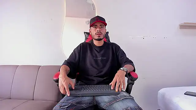 MatthewCullen online show from January 17, 8:12 pm