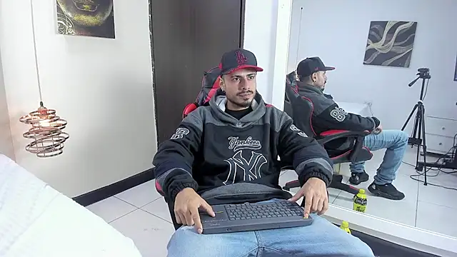 MatthewCullen online show from April 6, 5:08 am