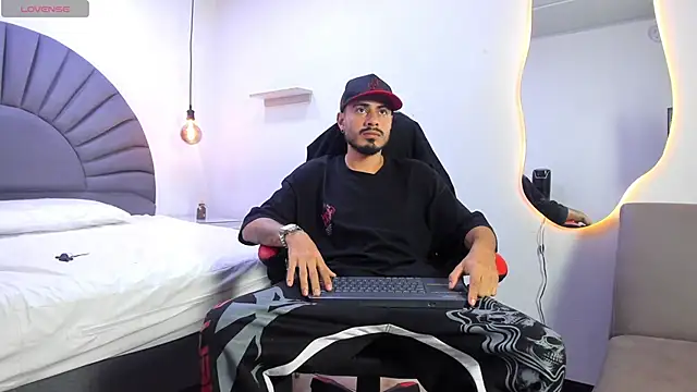 MatthewCullen online show from April 13, 3:23 am