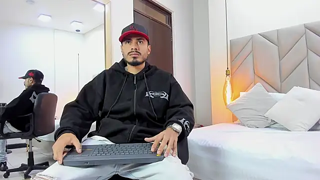 MatthewCullen online show from April 18, 3:10 am