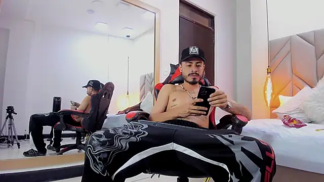 MatthewCullen online show from May 16, 12:29 am