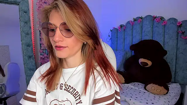 Ash 20  online show from November 29, 2:09 pm