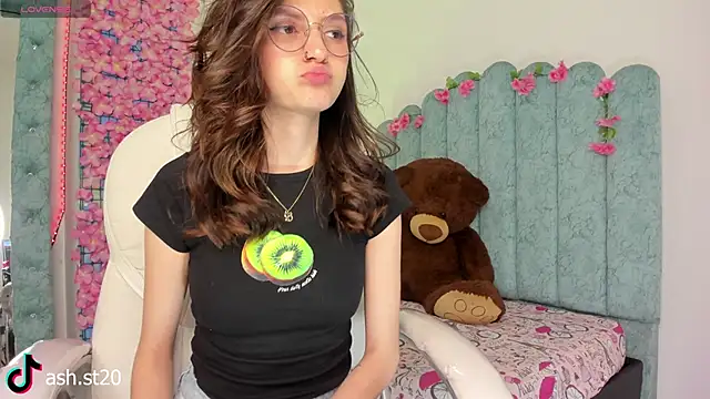 Snapshot of Ash_20_ chatting on July 1, 9:36 pm Ash 20 online show from July 1, 9:36 pm