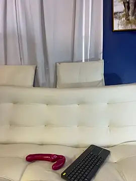 ZoeyFierce online show from March 18, 1:47 pm