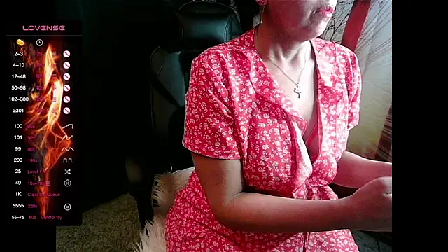 Snapshot of Whisperingfire chatting on April 29, 7:53 pm Whisperingfire online show from April 29, 7:53 pm