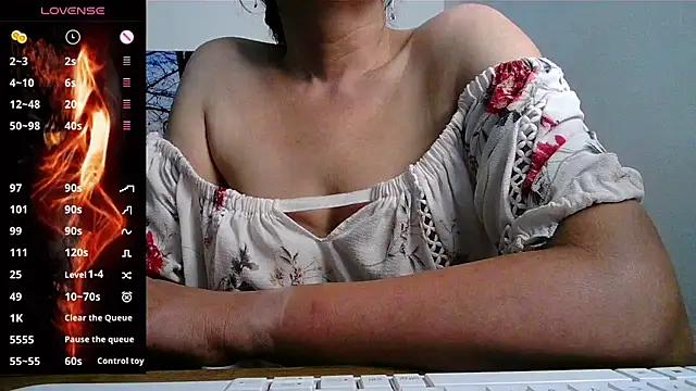 Snapshot of Whisperingfire chatting on June 26, 2:32 pm Whisperingfire online show from June 26, 2:32 pm