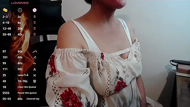 Snapshot of Whisperingfire chatting on July 18, 8:12 pm Whisperingfire online show from July 18, 8:12 pm