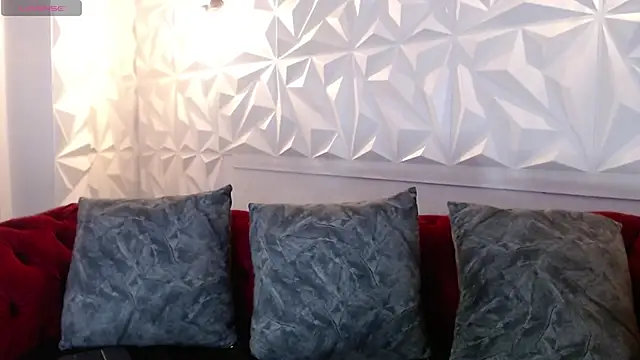 Snapshot of idk_24_ chatting on December 17, 4:35 pm idk 24 online show from December 17, 4:35 pm