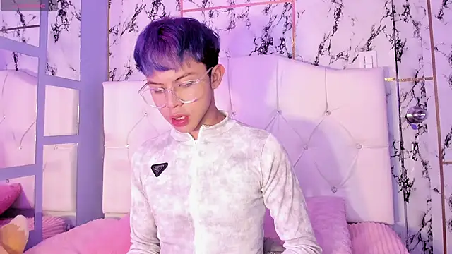 Snapshot of Prince_Apolo chatting on December 2, 9:43 pm Prince Apolo online show from December 2, 9:43 pm