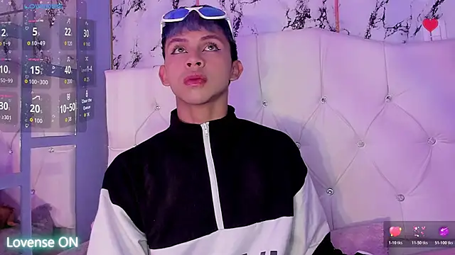 Snapshot of Prince_Apolo chatting on December 5, 8:49 pm Prince Apolo online show from December 5, 8:49 pm