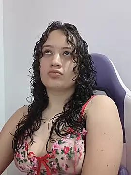 Snapshot of Alana_444 chatting on May 19, 3:35 am Alana 444 online show from May 19, 3:35 am