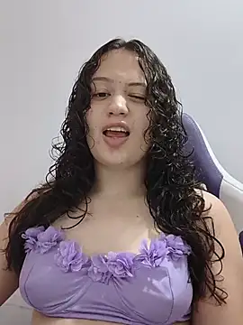 Snapshot of Alana_444 chatting on May 22, 4:08 am Alana 444 online show from May 22, 4:08 am