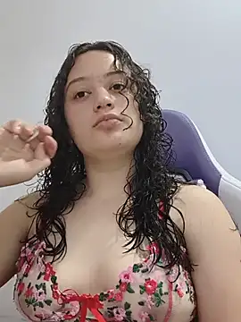 Snapshot of Alana_444 chatting on May 23, 2:39 am Alana 444 online show from May 23, 2:39 am