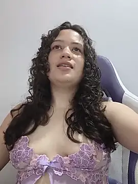 Snapshot of Alana_444 chatting on May 26, 3:46 am Alana 444 online show from May 26, 3:46 am