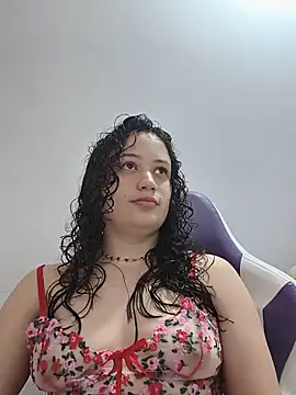Snapshot of Alana_444 chatting on June 9, 4:02 am Alana 444 online show from June 9, 4:02 am