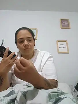 LoreinnFox online show from May 17, 8:27 pm