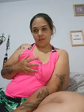 LoreinnFox online show from May 20, 3:56 am