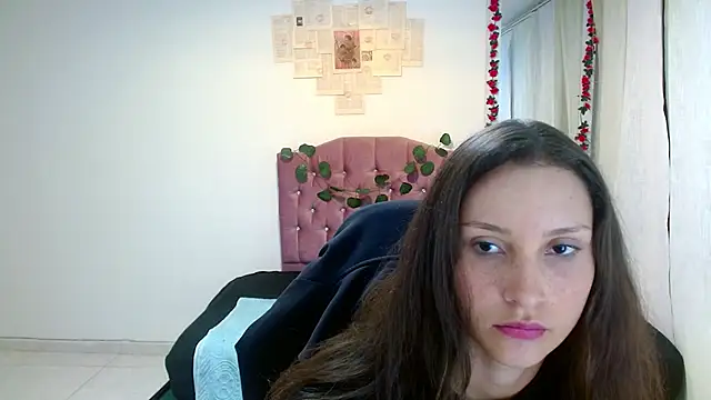 Snapshot of scarlet160920 chatting on December 5, 7:21 pm scarlet160920 online show from December 5, 7:21 pm