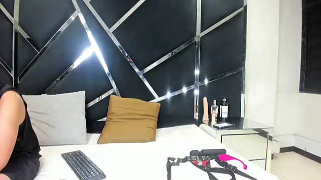 Alyssa Noah online show from April 16, 2:34 am