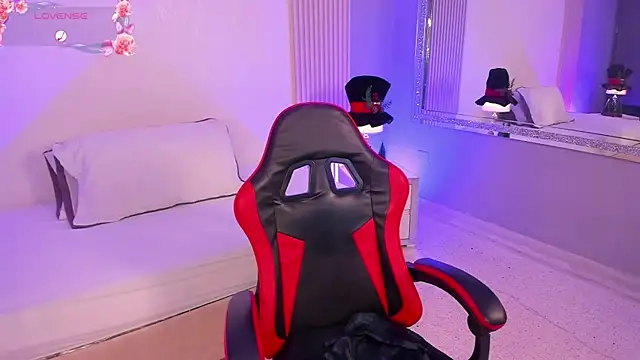 Snapshot of ElizabethBardi chatting on December 22, 2:36 pm ElizabethBardi online show from December 22, 2:36 pm